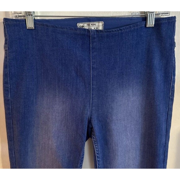 Free People We the Free Penny Pull On Flare Jeans Dark Wash Denim Boho Size 28 - Picture 2 of 6
